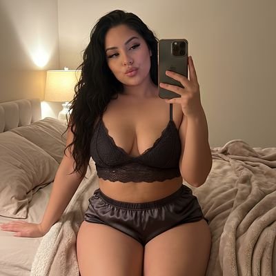 stone_vale76570's profile picture. 25 • Your latina dream 
 Exclusive content & customs
 Fanvue: @valeriastone12
New posts daily
