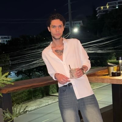 JorgeLuzon27's profile picture. the male lindsay lohan