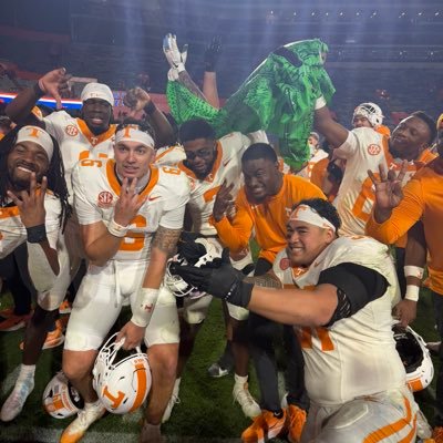 Jordan__3210's profile picture. 24🇮🇳 | Braves | Vols | Hawks | Broncos | Heels