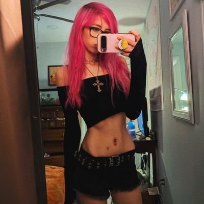 meowllyz's profile picture. 20