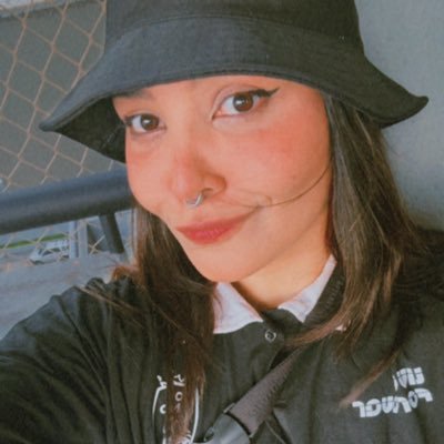 bagilopes's profile picture. a dreamer dreams she never dies