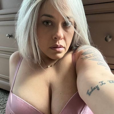 CarloneAn's profile picture. Sweet on the outside, wild on the inside. Pilates Girlie | Shy Exhibitionist|✨OF✨|Tattoo love 💕