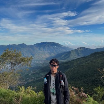 satriak__'s profile picture. dibawah lindungan socialcapitalsm