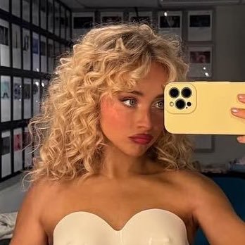 teracherous's profile picture. 