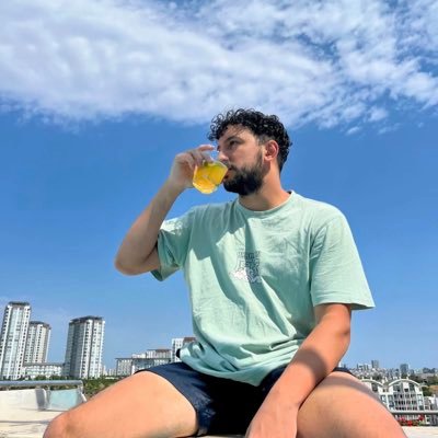 tavukpilavvvvvv's profile picture. kendini polis, hakim veya savcı olarak tanıtan kişi