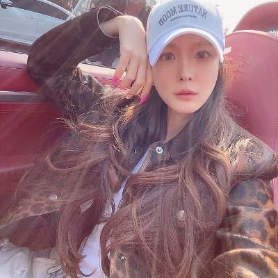 dessa7alves's profile picture. Keep close to nature’s heart and feel alive ❤️🌳
In every walk with nature, receive more than you seek 🚶‍♀️🌲
Nature never goes out of style, it’s eternal 🍃💚