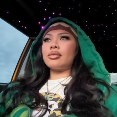 realhennyy's profile picture. 