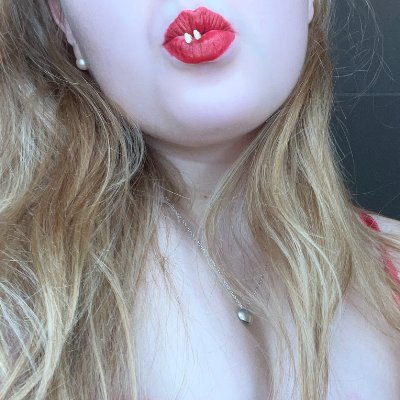 gtslyse's profile picture. 🔞🔞 22yo girl with a kink for tiny ppl😏 #SizeTwitter Chat with me and see my BEST content behind the link🤭👇🏻