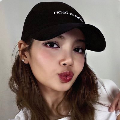 wolflarias's profile picture. 그저 내 곁에 stay with me