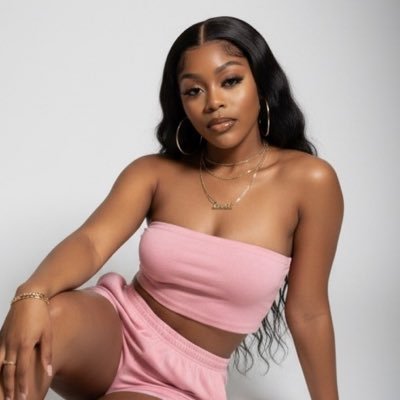 JustCallMeTi's profile picture. It’s just a Pretty Girl genre.