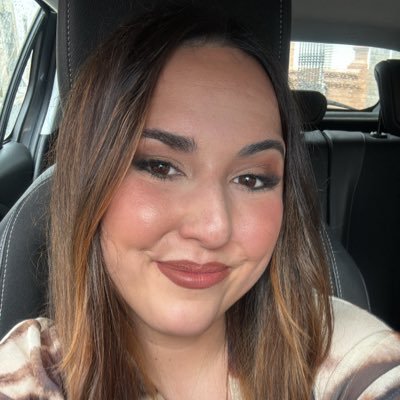 Maria_rr99's profile picture. 