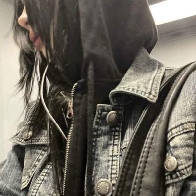 __Niraa__'s profile picture. 20!