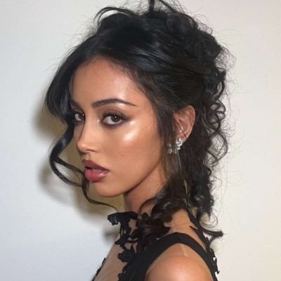 kiwikgz's profile picture. almond daughter 🥝 ₊˚ pro-recov