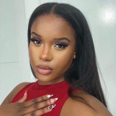 ke_keeee's profile picture. Ceux qui sont nées de Dieu triomphe du monde ✝️