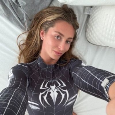 imrubyreidpage's profile picture. most viral girl on X for a reason 👇