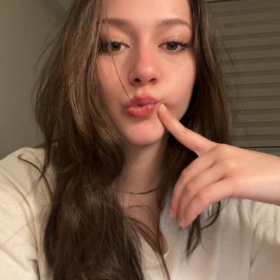 fvenesli's profile picture. 