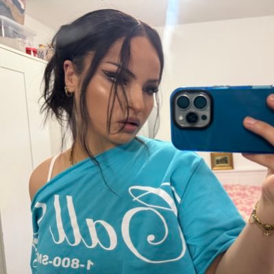 cocktailotomoto's profile picture. CONVICTED FELON OF 170 iq