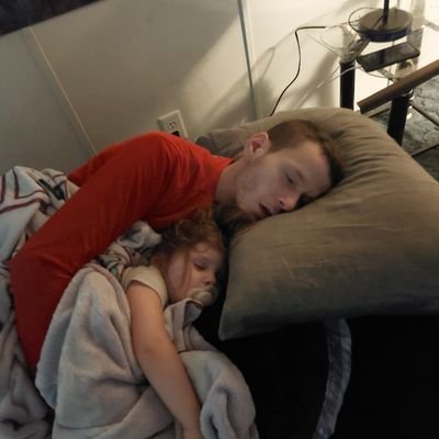 Tinylilmandingo's profile picture. Conservative, Husband, Father of a beautiful girl