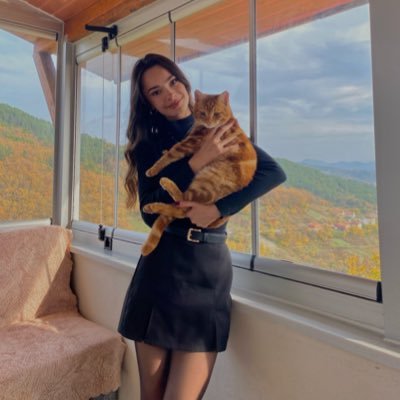 Gulcnn8's profile picture. 