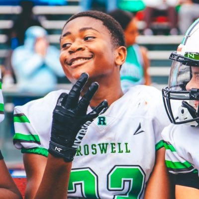 ovo_yungboss's profile picture. #32 | Class of 2031 WT: 147 lbs HT: 5’9 POS: DE 🌴🛬🍑