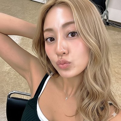 jufloweers's profile picture. 