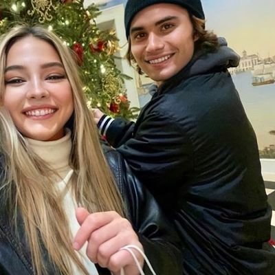 jarahaddicted's profile picture. 𝓲 𝓵𝓸𝓿𝓮 𝓼𝓹𝓮𝓷𝓭 𝓶𝔂 𝓵𝓲𝓯𝓮 𝓸𝓷 𝓫𝓸𝓸𝓴 𝓪𝓷𝓭 𝓯𝓲𝓵𝓶✨
          𓇼 ⋆.˚ 𓆉 𓆝 𓆡⋆.˚ 𓇼