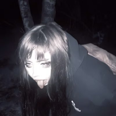 secretdaughtr's profile picture. 20. she/her. bisexual slut. taboo kinks!