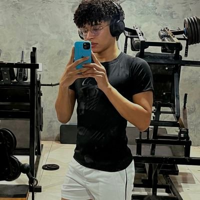 ailtonsantts's profile picture. feeding on men.