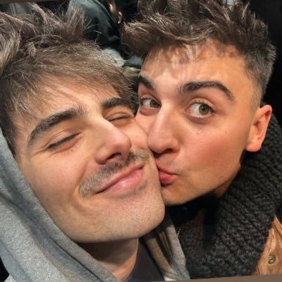 mxdd222's profile picture. solo el amor con amor se paga  • in my juantin era lasciatemi stare baci