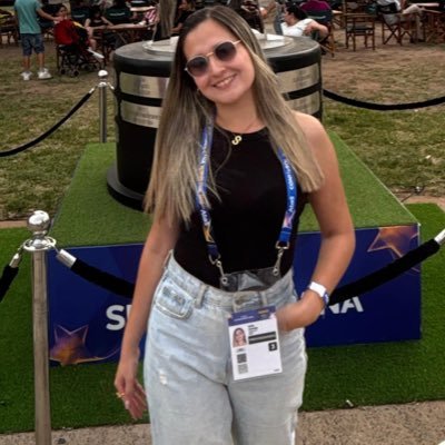 sofiacareaga's profile picture. 🤍🖤♋️✨💫🦋