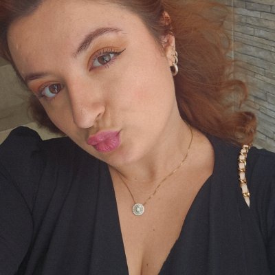 willjulia_'s profile picture. Falo pelos cotovelos