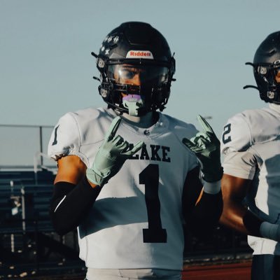nevon_pierce's profile picture. Lake Forest HS | C’26 | 3 🌟| ATH | 5’10 | 165lbs | #1 CB In The Southern