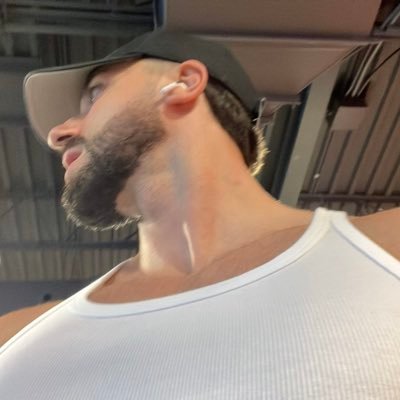 taldezanfra's profile picture. Sempre que puder, confunda os curiosos.