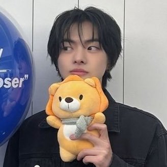 Ch4iXux's profile picture. 