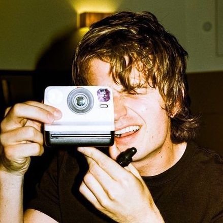 bejeweledshiit's profile picture. positions, track 5.