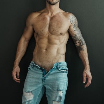 CurtissXXX's profile picture. Professional by day, slut by choice. Muscled and always ready for additional daily sweat sessions 🥵. Texas-based but I’m on the move year-round, making content