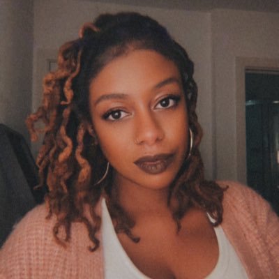 IAmTatenda's profile picture. Just Wingin’ it-my eyeliner & life..Lover of A Red Lip 💋..Thrower of Shade circa The 99 & The 2000”..Loveable Gemini Rogue ♊️ Overly-Enthusiastic Plant-Mama 🪴