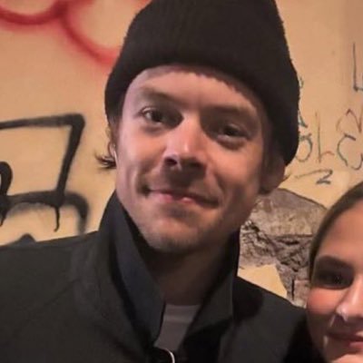 fallingwstylez's profile picture. harry styles stole my antidepressants.