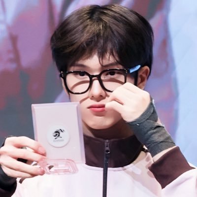 emokittysung's profile picture. jisungs emo pink loving witch evil cat gf | nct dream, p1h, i-dle, the boyz & aespa🎀🎀