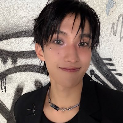 thvjas's profile picture. Sky always gives us the reasons to live | #1 Fear enthusiast | #ThankYouPurpleKiss