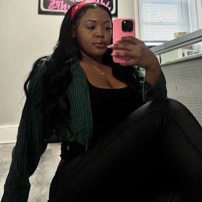 stuckon_tee's profile picture. Creative. PE Teacher. OST Director 📸🏋🏽‍♀️🍎