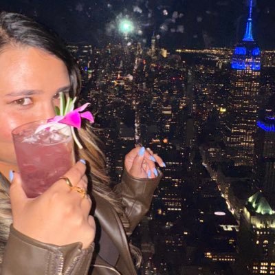 Rosiesvibess's profile picture. I mostly talk about food 🍣🥟🍜 From 🇳🇵