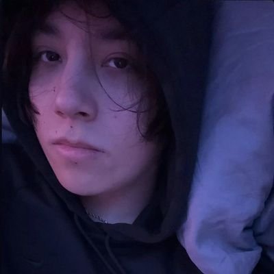 lghtsp's profile picture. tomando mates con robleis 🧉