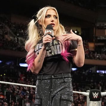 AbideMyAlibi's profile picture. Glitter glitz, sparkle bliss? If it involves the goddess, it must be bedazzled. Bad is better, nice is overrated. You don’t believe me? | A+E. ♡