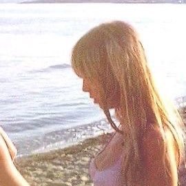 gentlyweepin's profile picture. we are not these bodies ; read my carrd byf!