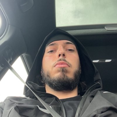 gvozden3_'s profile picture. mentalité américaine