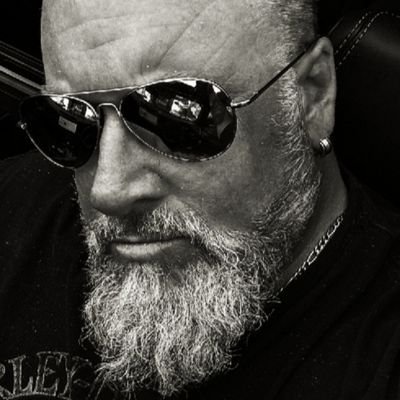 StevenVirag's profile picture. if my dogs don't like u I probably won't either