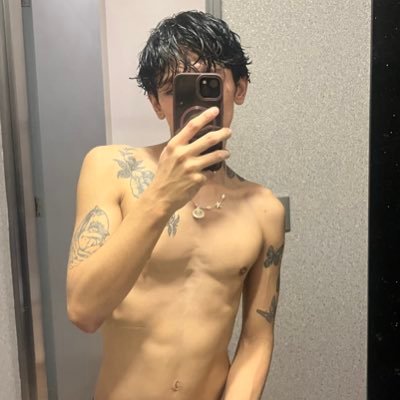 osvaldobloom's profile picture. 8119428835