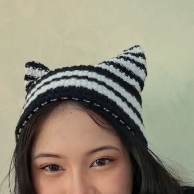 snuzzbit's profile picture. daily chaos.