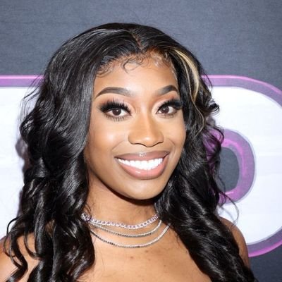 aihoshionaurr's profile picture. anne moore updates account